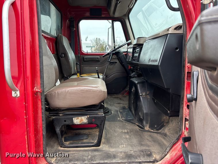 image for item EM5038 2000 International 4700 dump truck