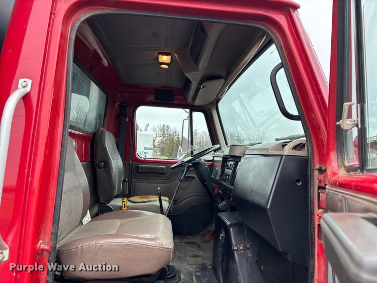 image for item EM5038 2000 International 4700 dump truck