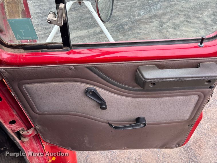 image for item EM5038 2000 International 4700 dump truck