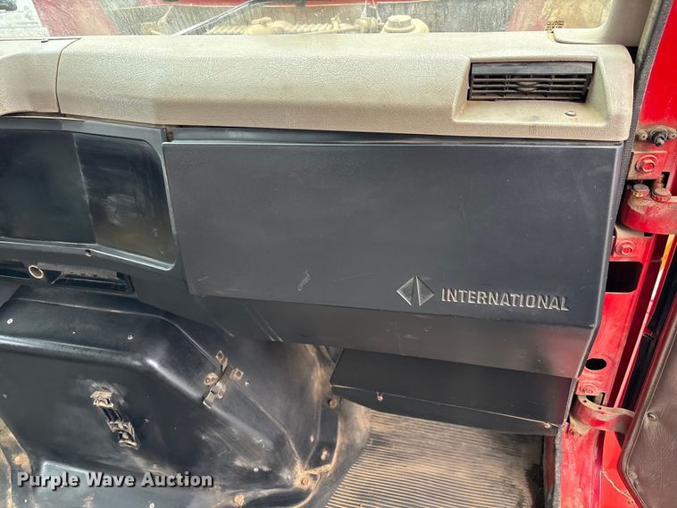 image for item EM5038 2000 International 4700 dump truck