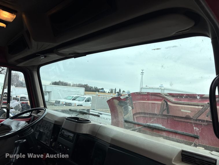 image for item EM5038 2000 International 4700 dump truck