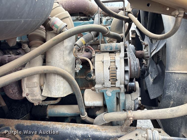 image for item EM5038 2000 International 4700 dump truck