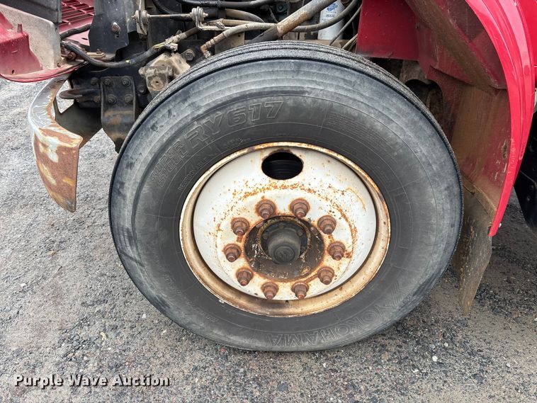 image for item EM5038 2000 International 4700 dump truck