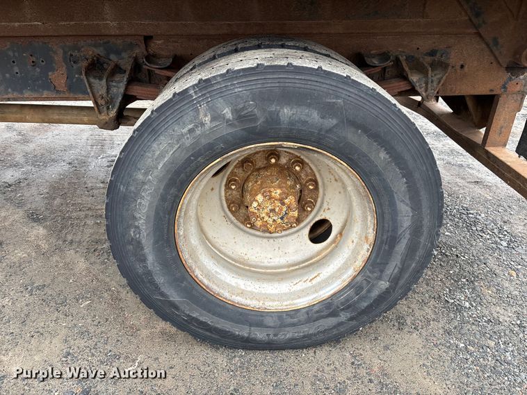 image for item EM5038 2000 International 4700 dump truck