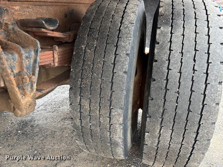 image for item EM5038 2000 International 4700 dump truck