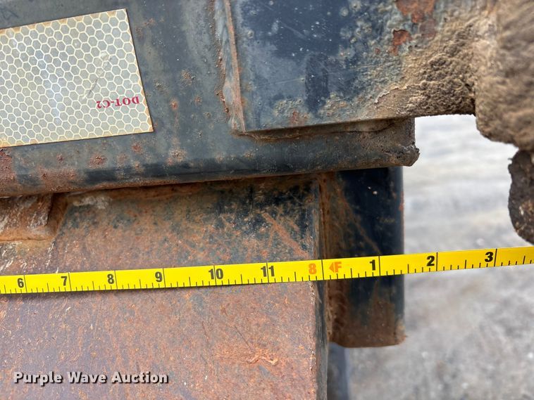 image for item EM5038 2000 International 4700 dump truck