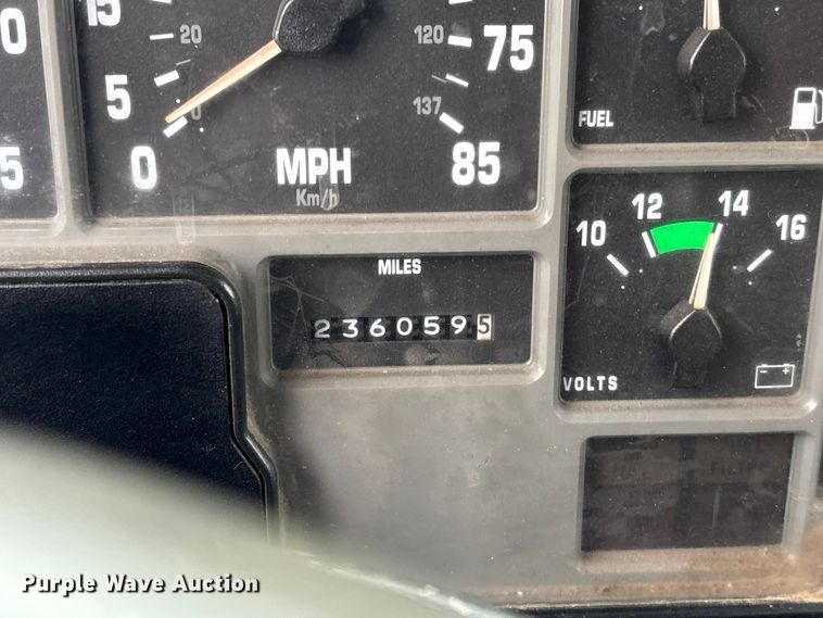 image for item EM5038 2000 International 4700 dump truck