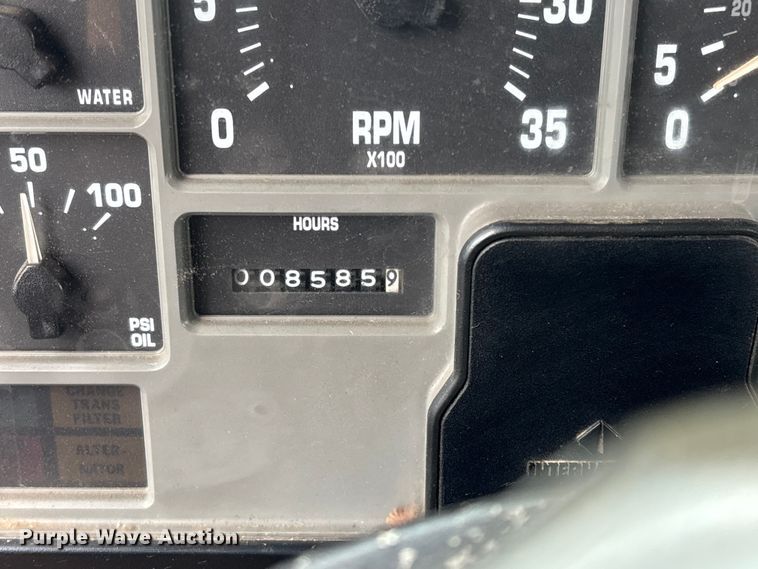 image for item EM5038 2000 International 4700 dump truck