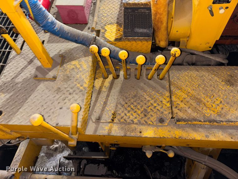 image for item EM5040 1967 Blaw Knox PF65 paver