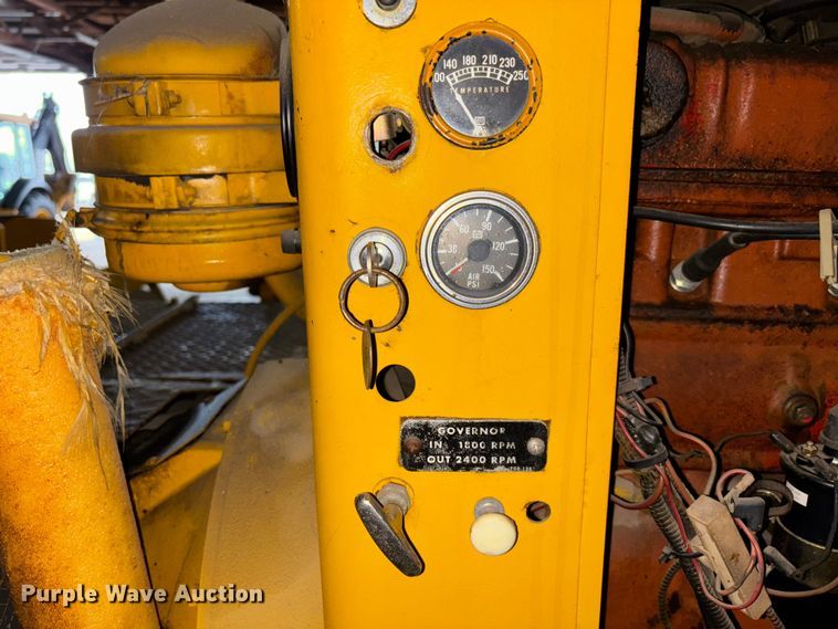 image for item EM5040 1967 Blaw Knox PF65 paver