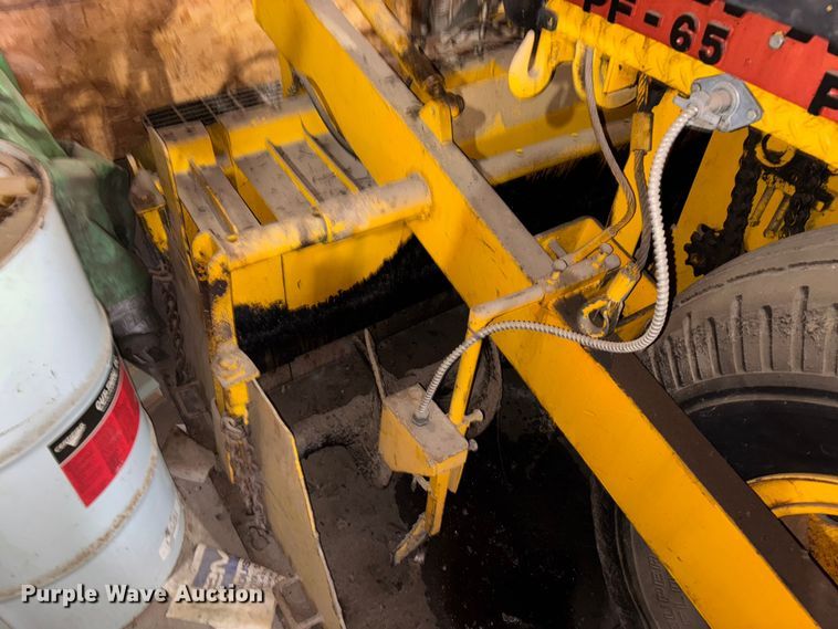 image for item EM5040 1967 Blaw Knox PF65 paver