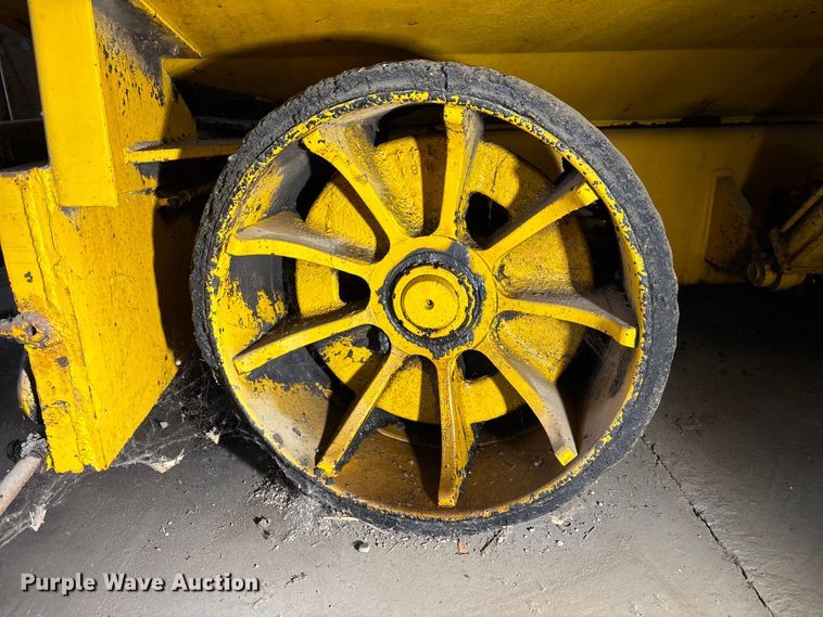 image for item EM5040 1967 Blaw Knox PF65 paver