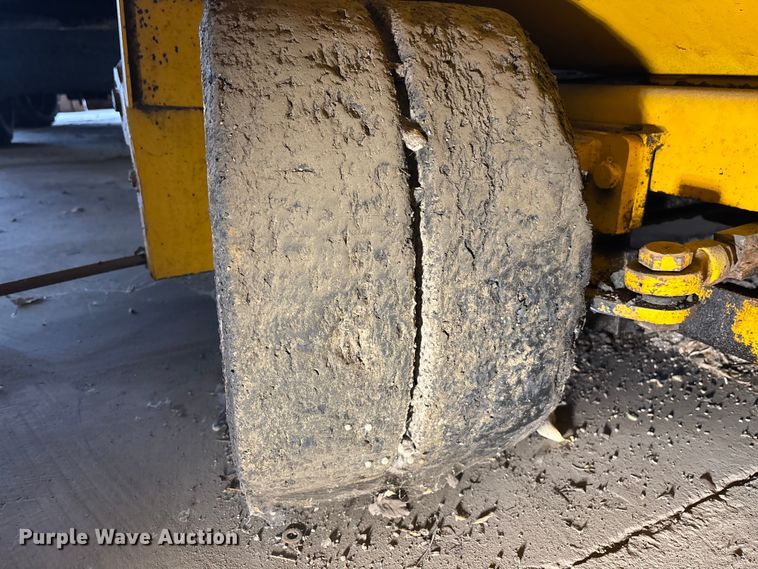 image for item EM5040 1967 Blaw Knox PF65 paver