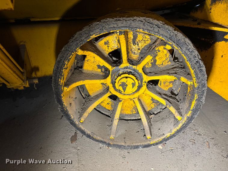 image for item EM5040 1967 Blaw Knox PF65 paver