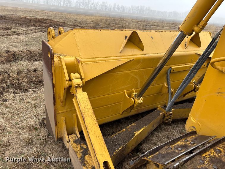 image for item EM5044 2000 Caterpillar D6R XL dozer