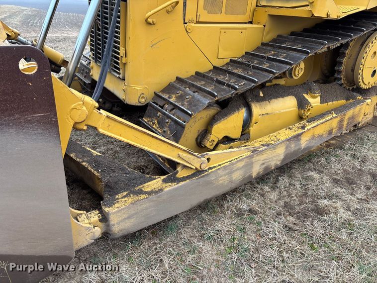 image for item EM5044 2000 Caterpillar D6R XL dozer