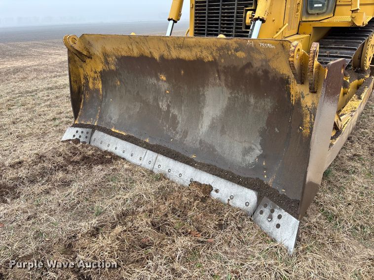 image for item EM5044 2000 Caterpillar D6R XL dozer