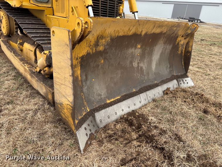 image for item EM5044 2000 Caterpillar D6R XL dozer