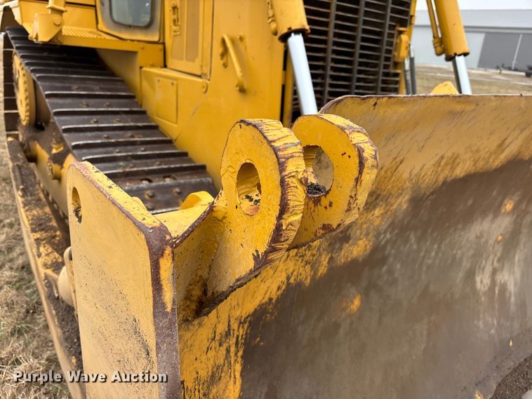 image for item EM5044 2000 Caterpillar D6R XL dozer