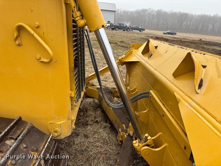image for item EM5044 2000 Caterpillar D6R XL dozer