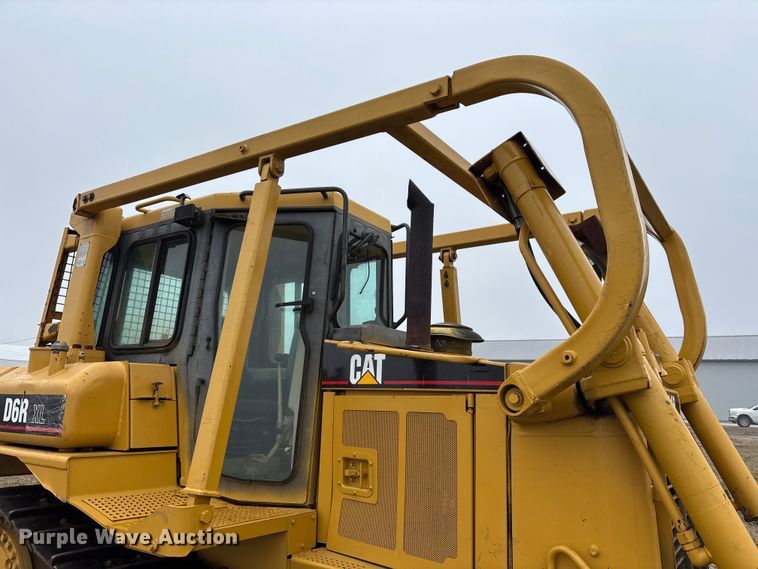 image for item EM5044 2000 Caterpillar D6R XL dozer