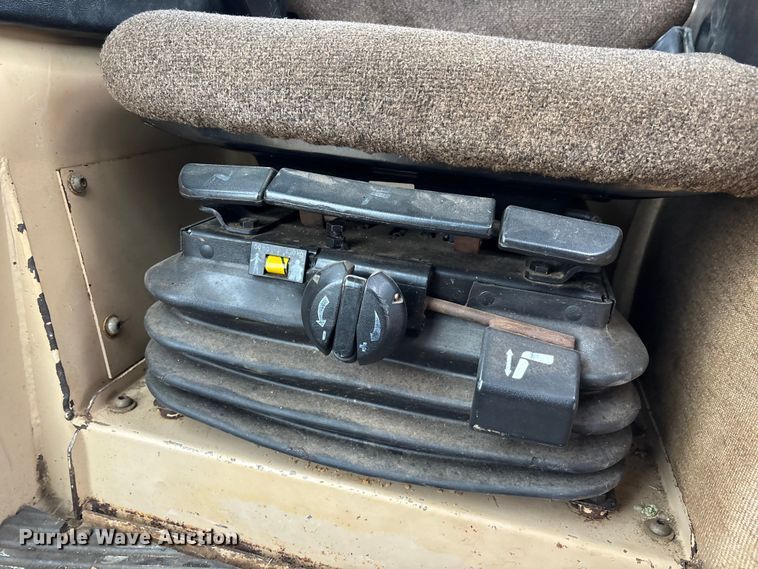 image for item EM5044 2000 Caterpillar D6R XL dozer