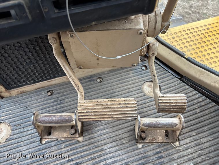 image for item EM5044 2000 Caterpillar D6R XL dozer