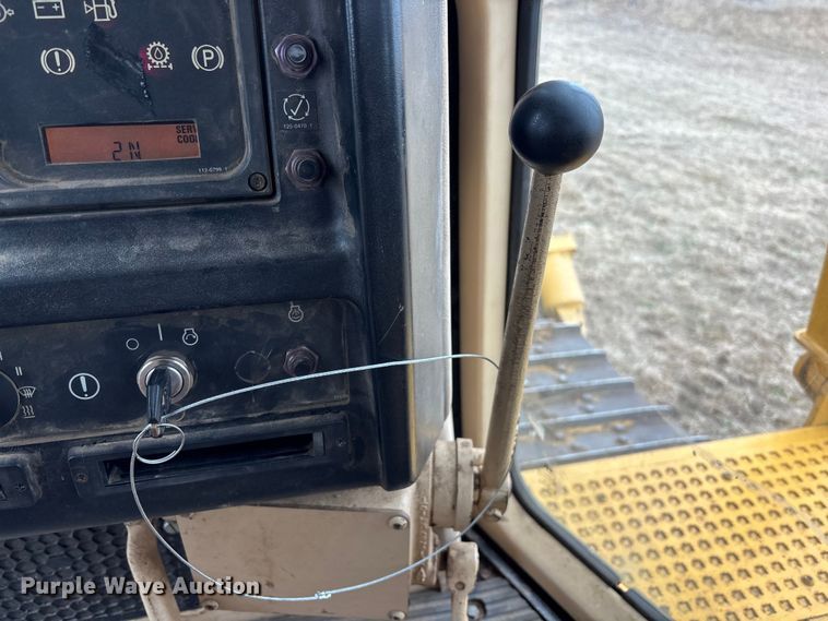 image for item EM5044 2000 Caterpillar D6R XL dozer