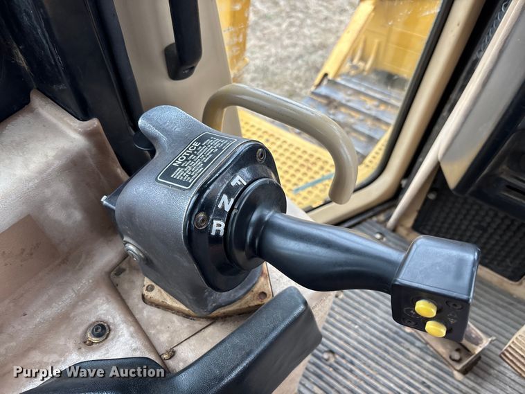 image for item EM5044 2000 Caterpillar D6R XL dozer