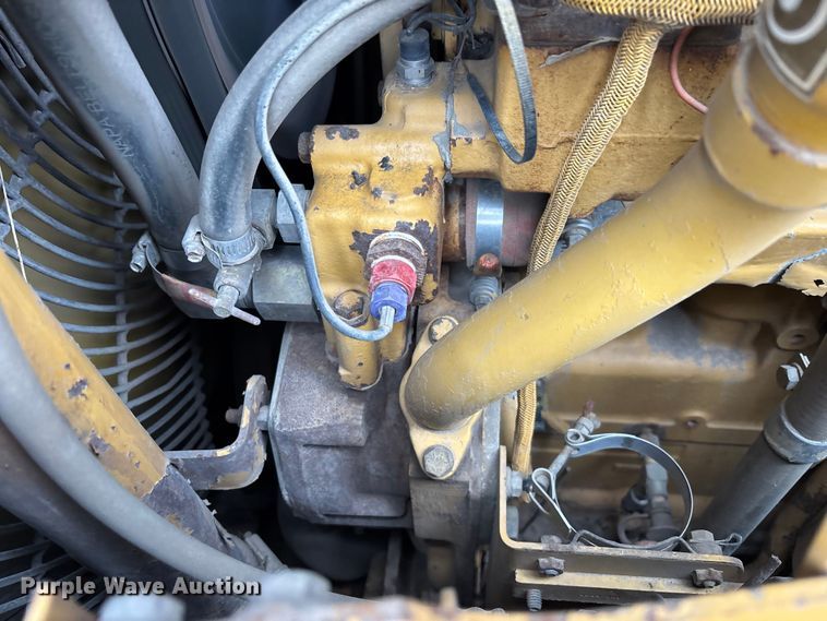 image for item EM5044 2000 Caterpillar D6R XL dozer