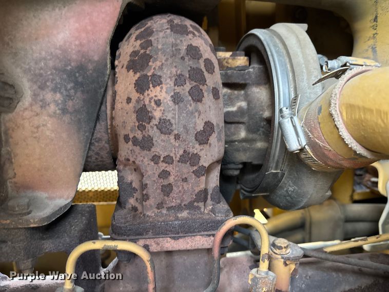 image for item EM5044 2000 Caterpillar D6R XL dozer