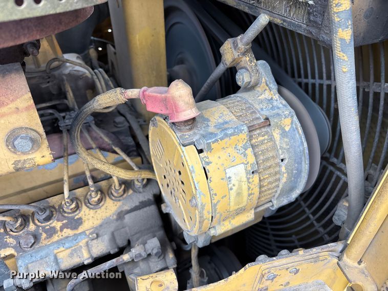 image for item EM5044 2000 Caterpillar D6R XL dozer