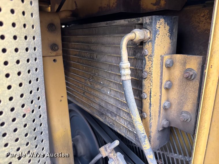 image for item EM5044 2000 Caterpillar D6R XL dozer