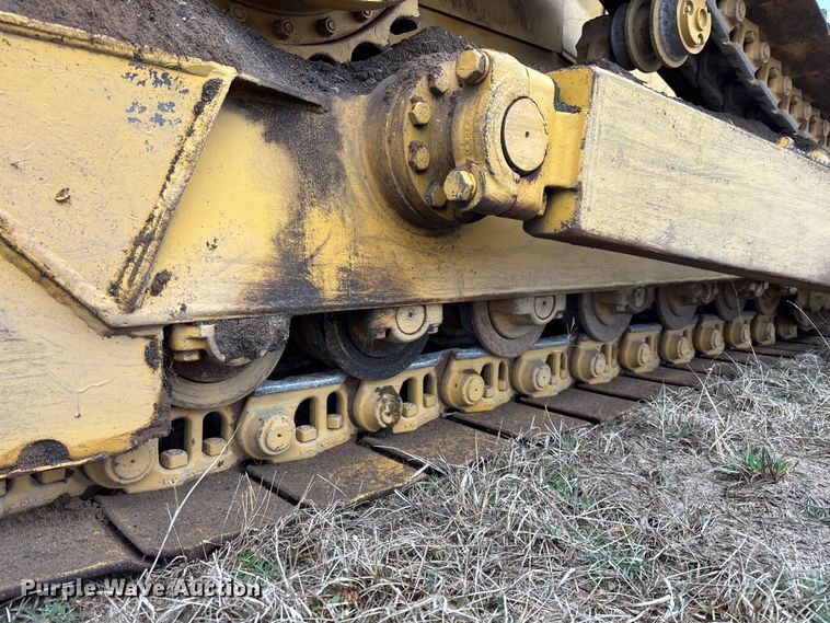 image for item EM5044 2000 Caterpillar D6R XL dozer