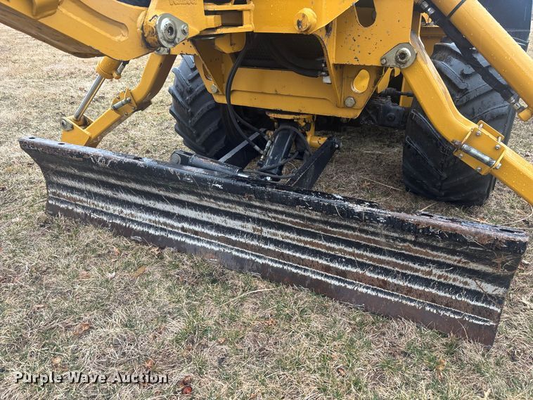 image for item EM5046 2005 Vermeer RT650 trencher