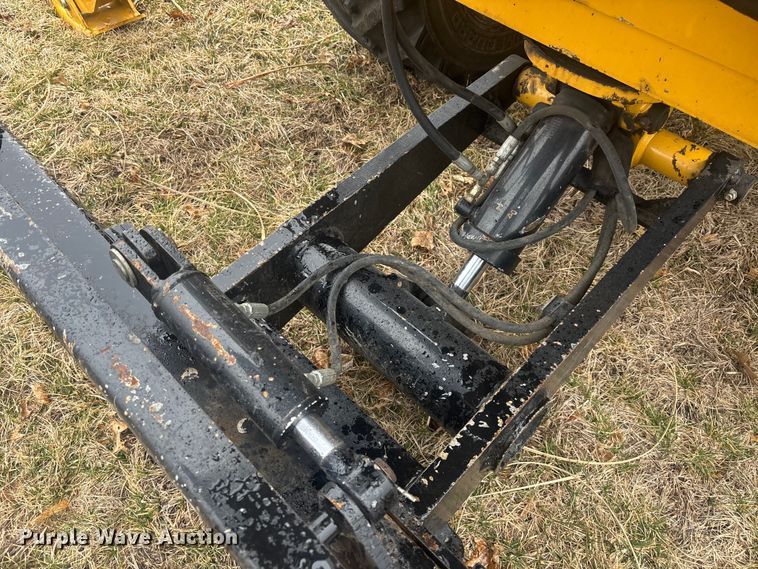 image for item EM5046 2005 Vermeer RT650 trencher