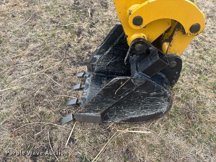 image for item EM5046 2005 Vermeer RT650 trencher