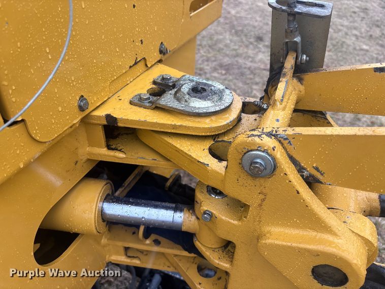 image for item EM5046 2005 Vermeer RT650 trencher