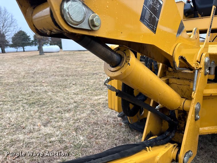 image for item EM5046 2005 Vermeer RT650 trencher