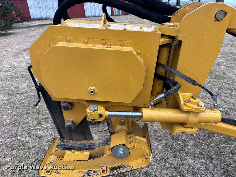 image for item EM5046 2005 Vermeer RT650 trencher