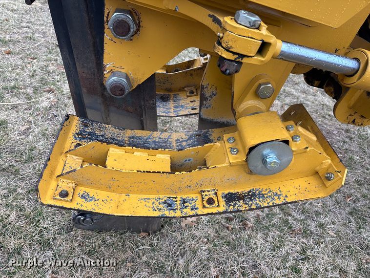 image for item EM5046 2005 Vermeer RT650 trencher
