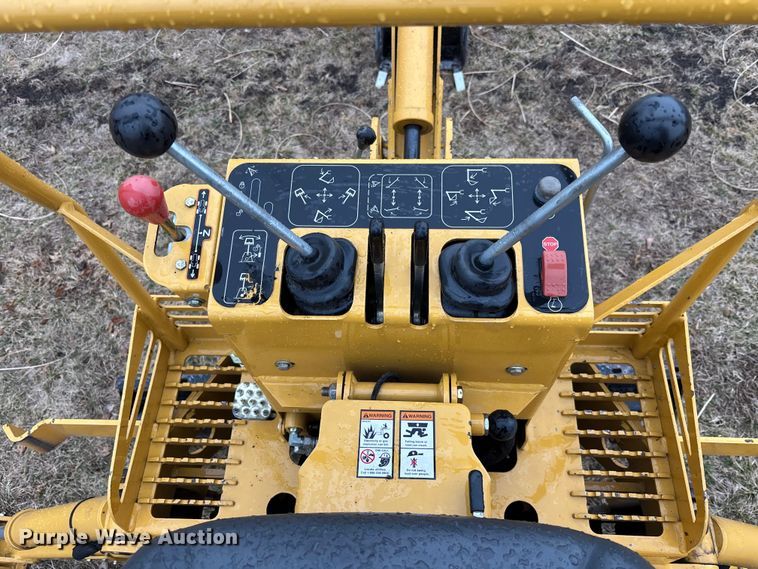 image for item EM5046 2005 Vermeer RT650 trencher