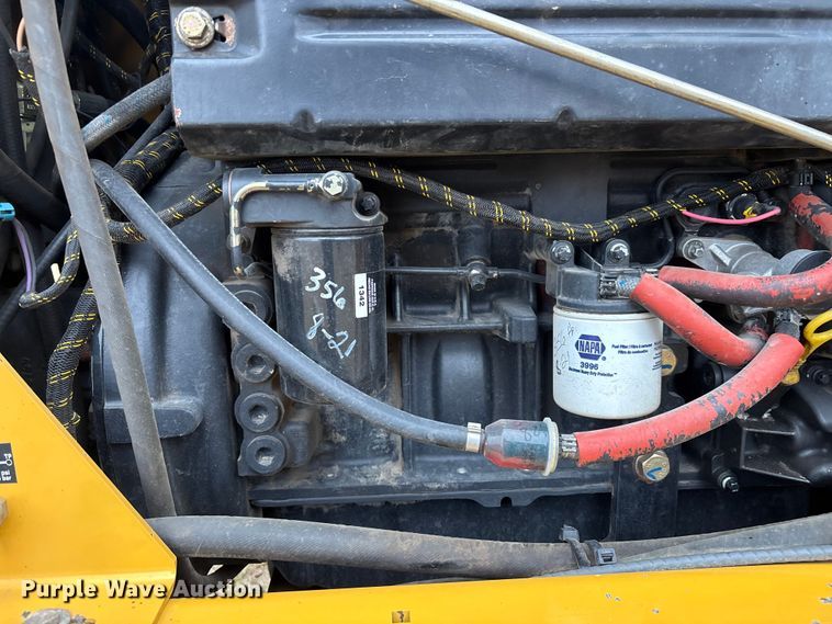 image for item EM5046 2005 Vermeer RT650 trencher