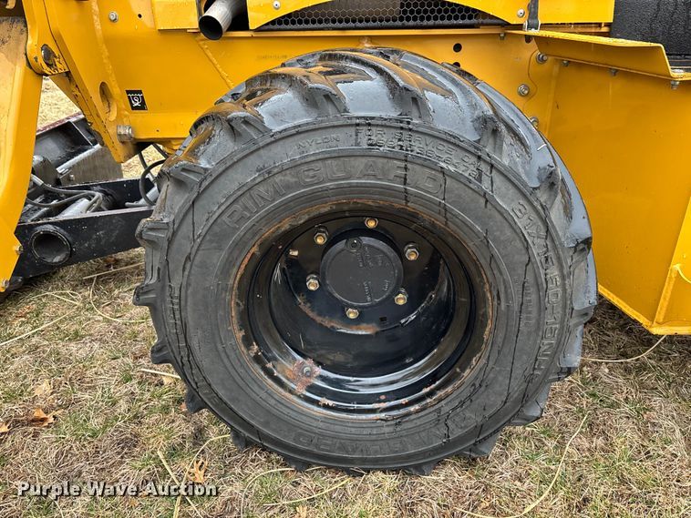 image for item EM5046 2005 Vermeer RT650 trencher