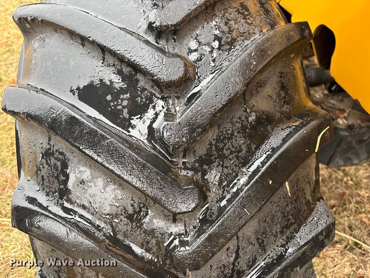 image for item EM5046 2005 Vermeer RT650 trencher