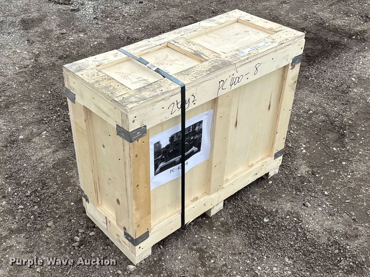 image for item EO4035 PC400 breaker