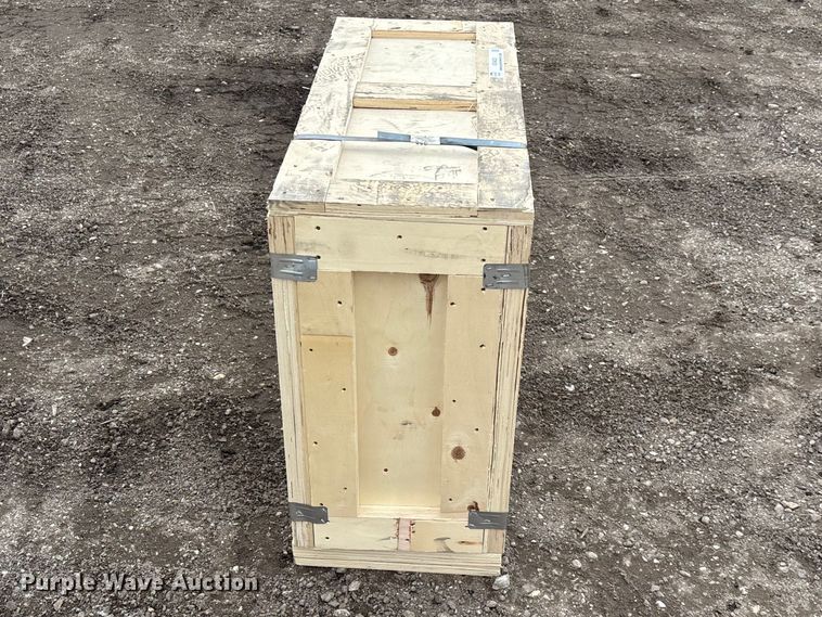 image for item EO4035 PC400 breaker