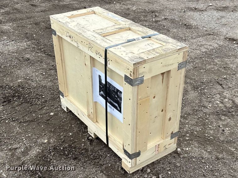 image for item EO4035 PC400 breaker