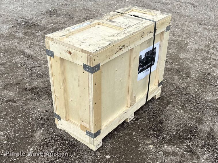 image for item EO4035 PC400 breaker