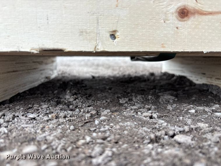 image for item EO4035 PC400 breaker